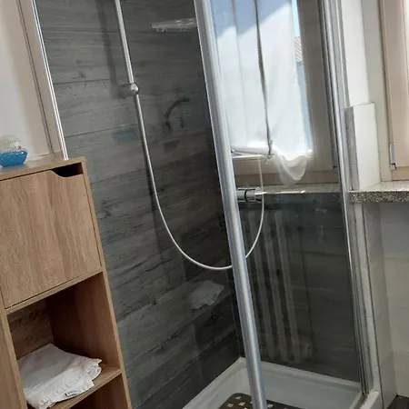 Giulia 住宿加早餐酒店 代森扎诺-德尔加达