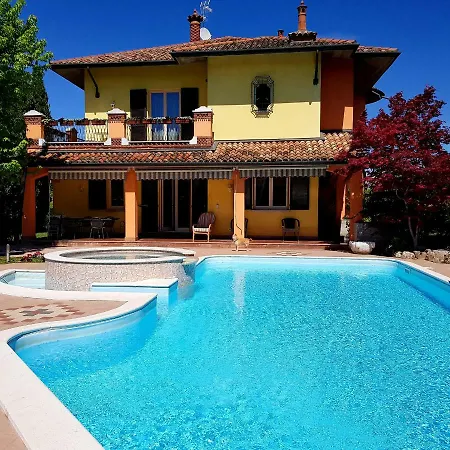 Giulia Desenzano del Garda